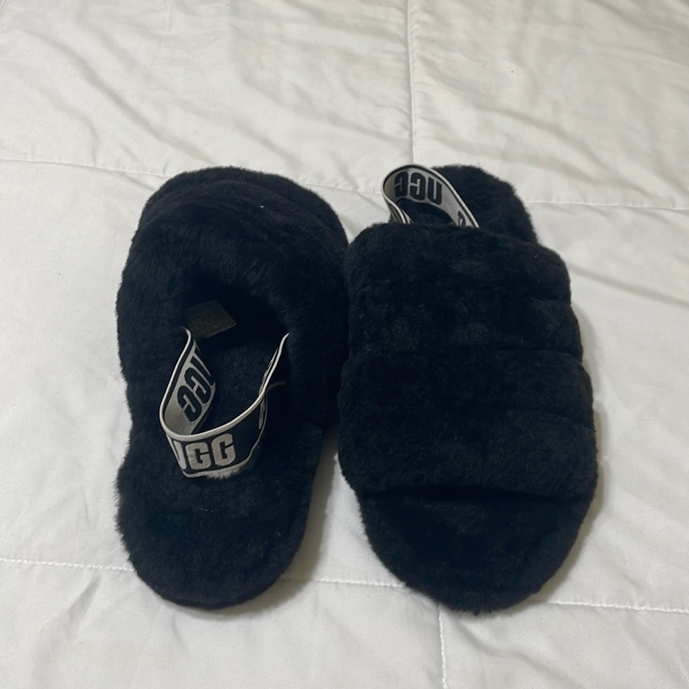 Ugg Fluff Yeah Slides size 9